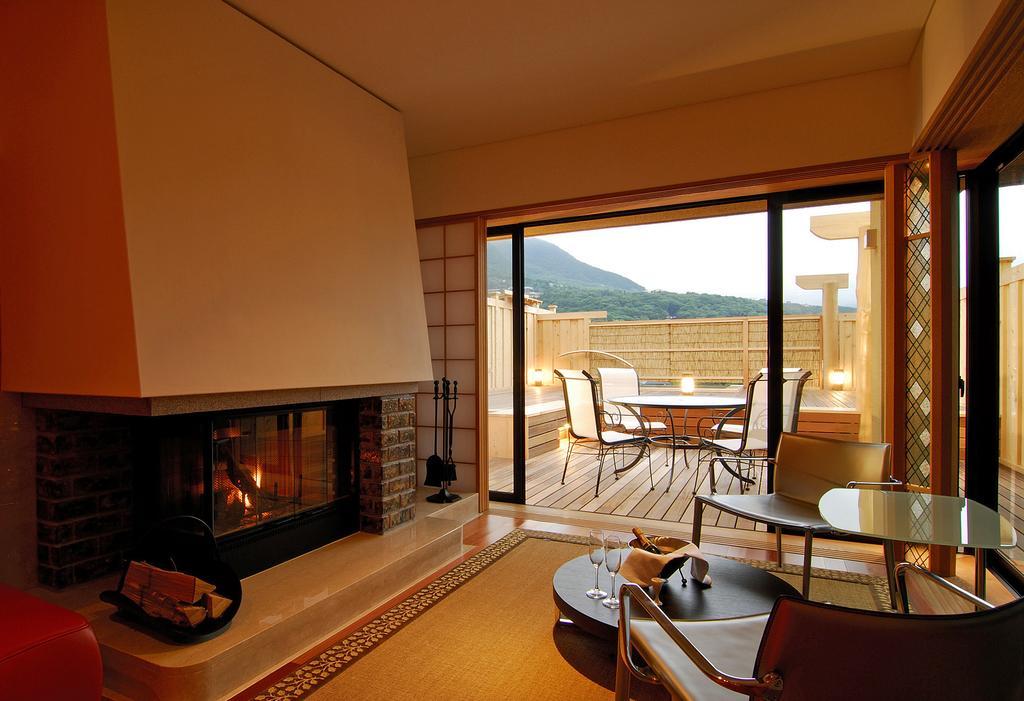 Hotel Hakone Tokinoshizuku Habitación foto A suite at the Hoshinoya Kyoto