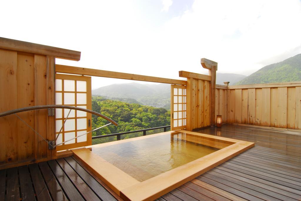 Hotel Hakone Tokinoshizuku Habitación foto A traditional open-air onsen
